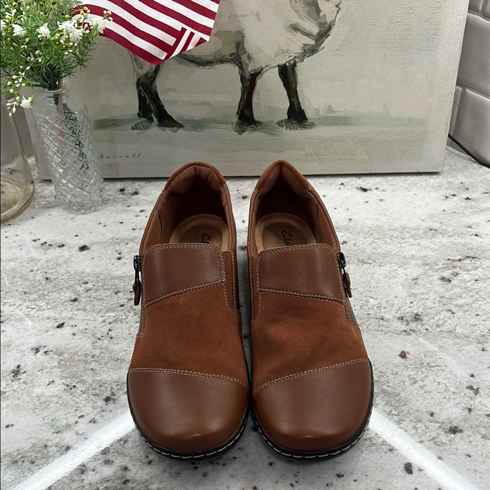Clarks Cora Harbor Slip-On Shoe - Picture 2 of 8